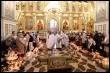 Glubige whrend der Messe zum orthodoxen Osterfest in Kiew (AFP)